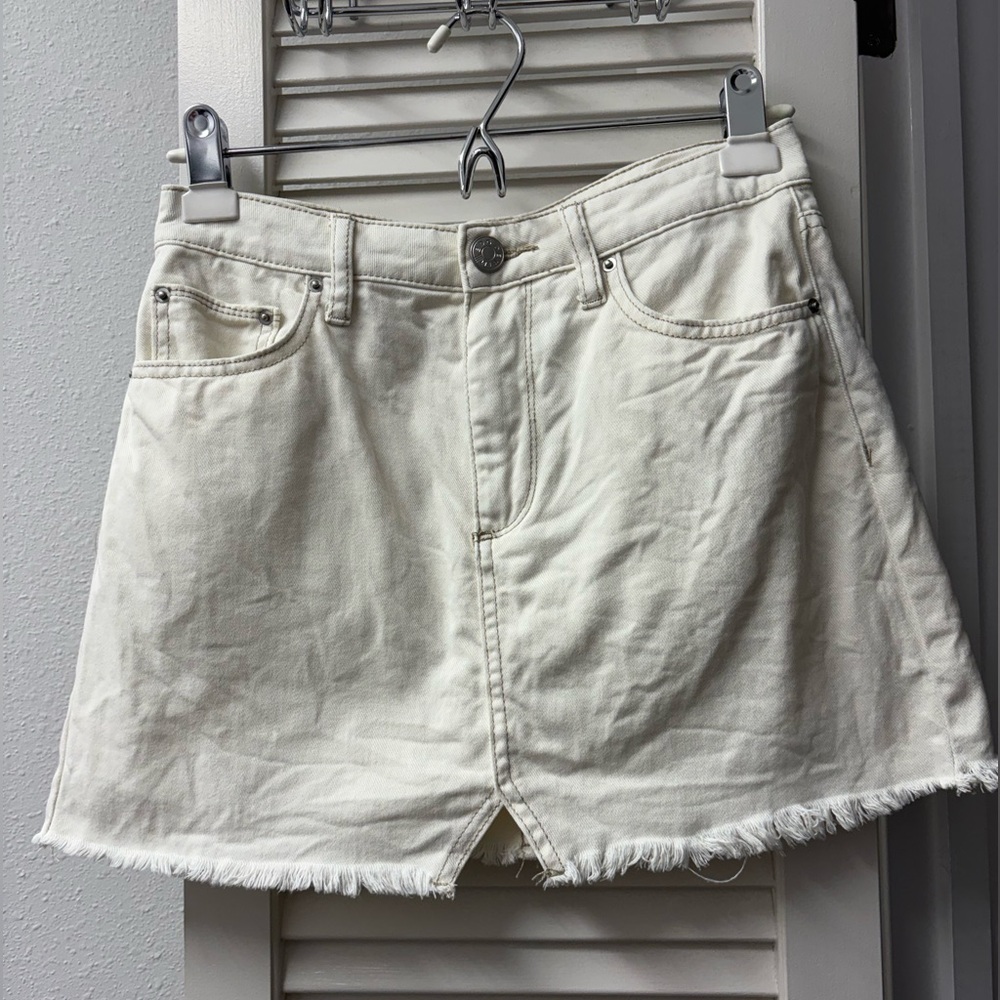 🤍BDG • white denim mini skirt • S